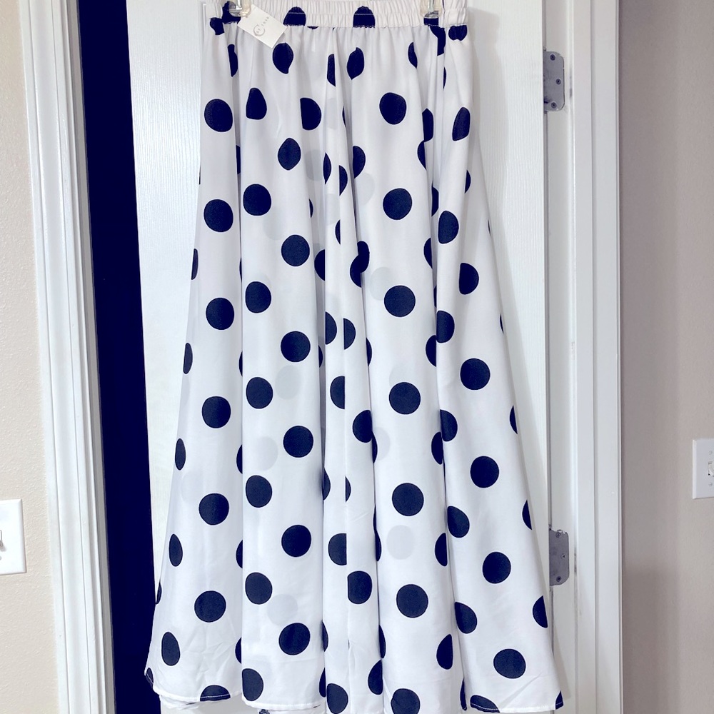 Wide maxi polka dot skirt.